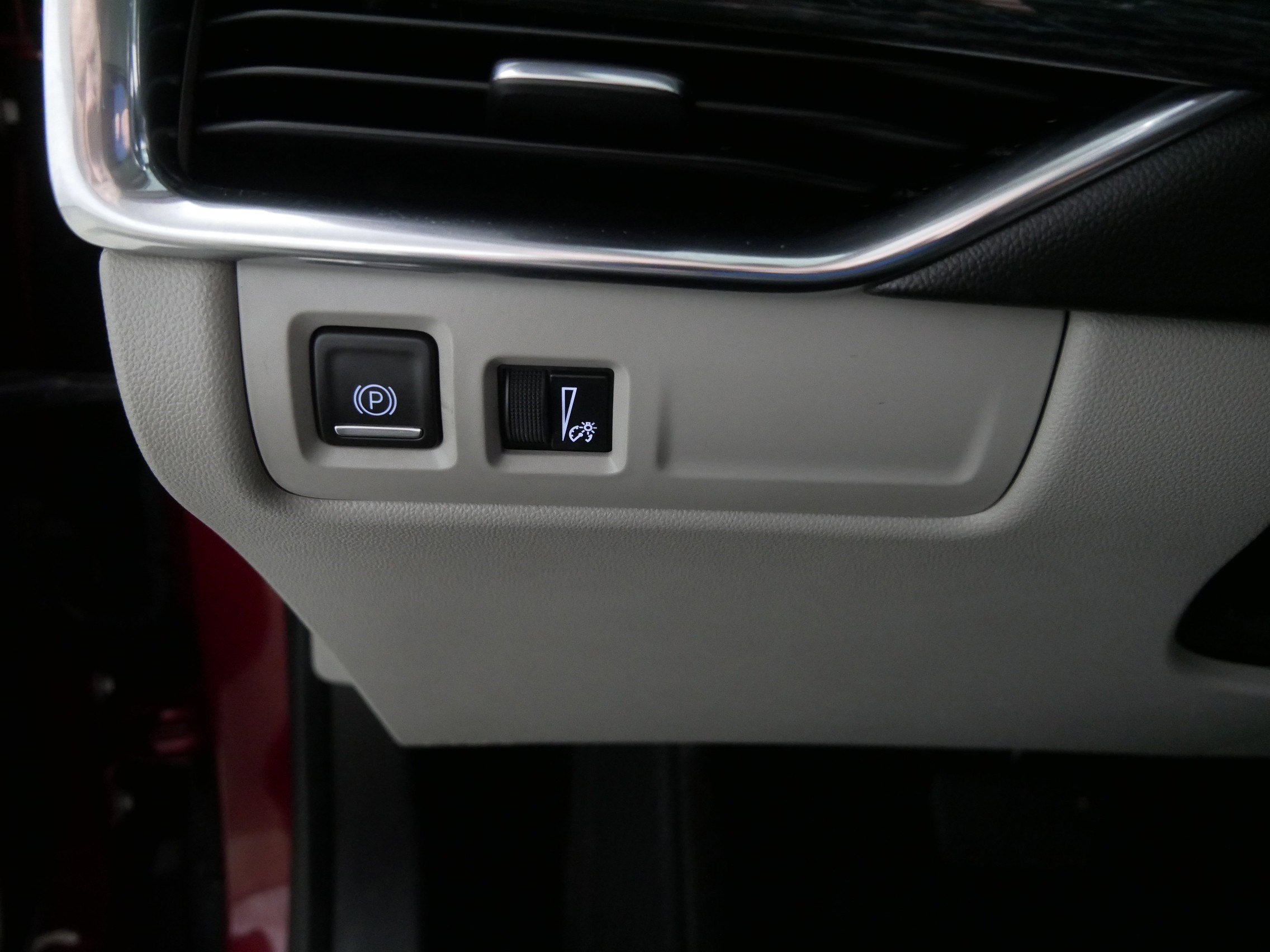 Used 2019 Cadillac XT4 Premium Luxury image 26