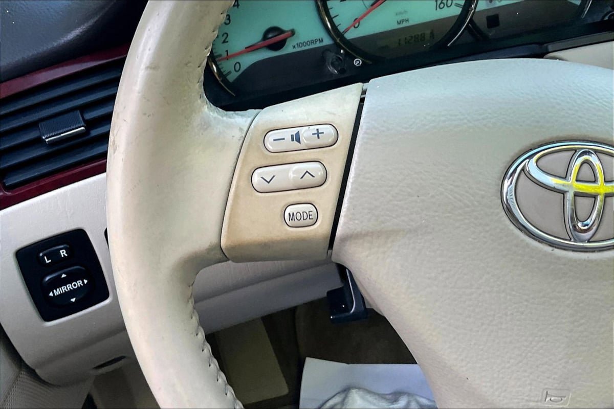 Used 2005 Toyota Solara SLE FWD image 11