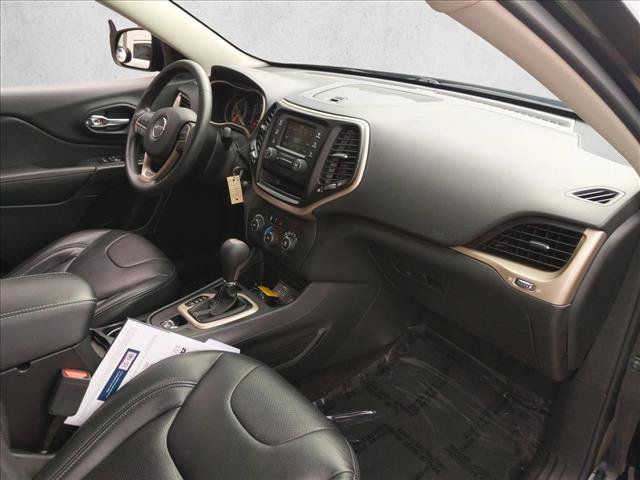 Used 2016 Jeep Cherokee Sport FWD image 19