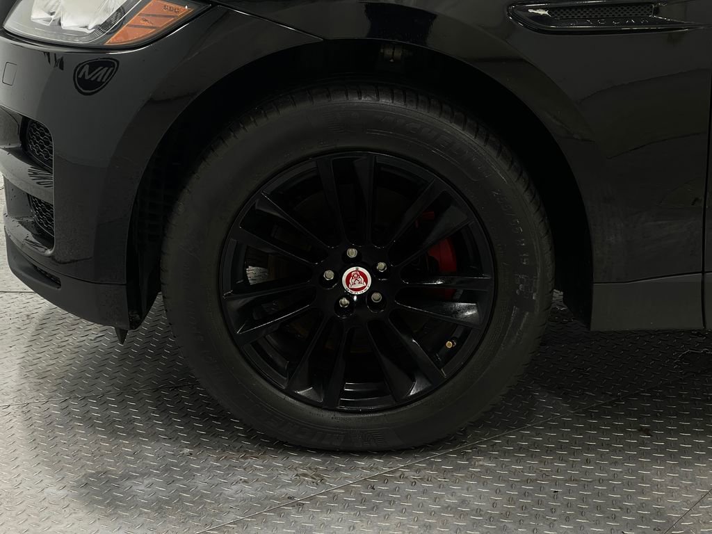 Used 2020 Jaguar F-PACE Prestige image 36