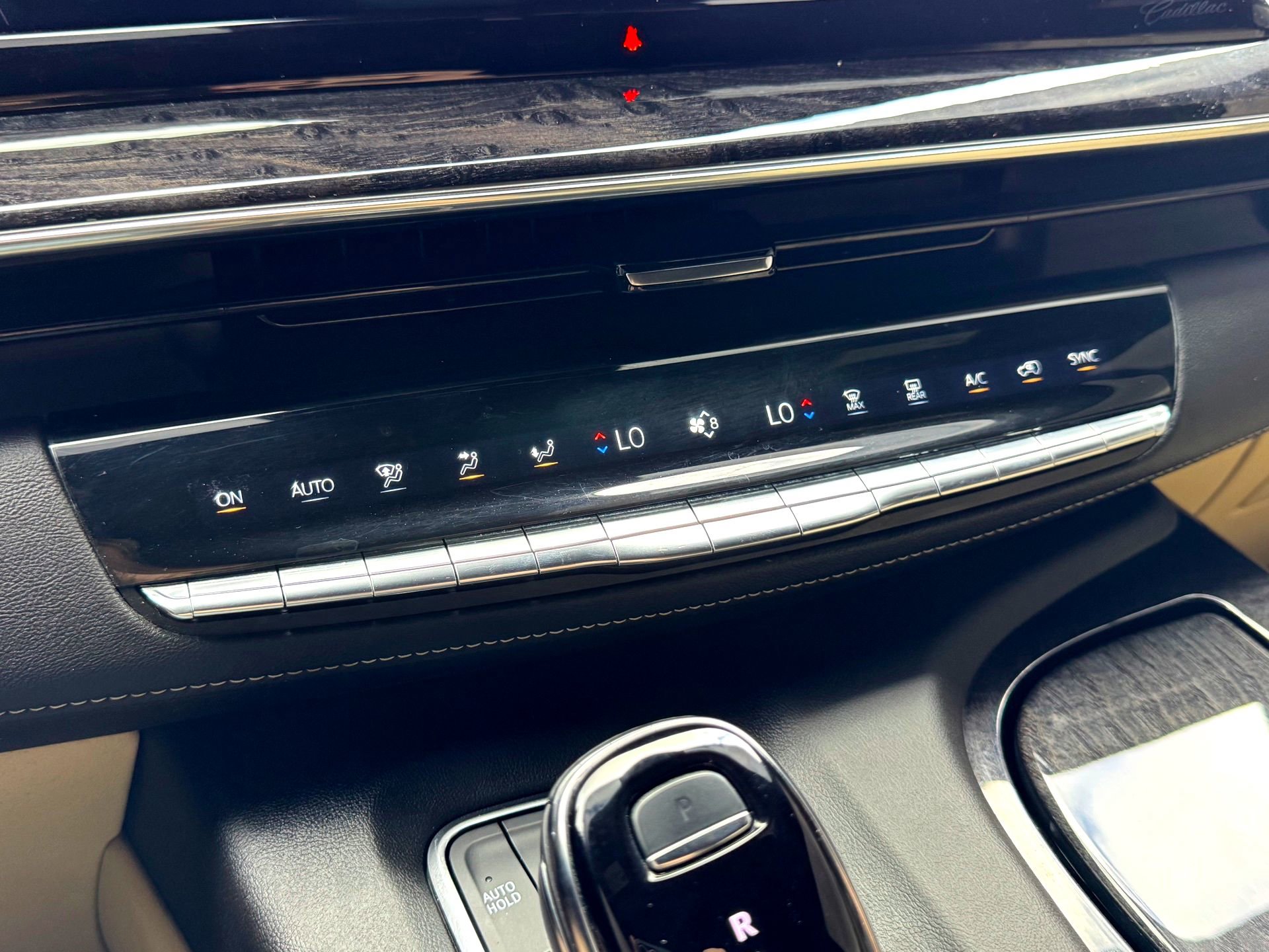 Used 2023 Cadillac Escalade Premium Luxury image 35