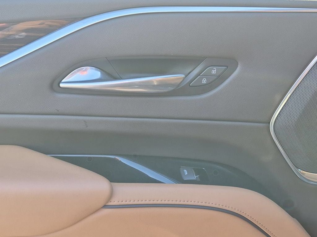 Used 2021 Cadillac Escalade Premium Luxury AWD/4WD image 27