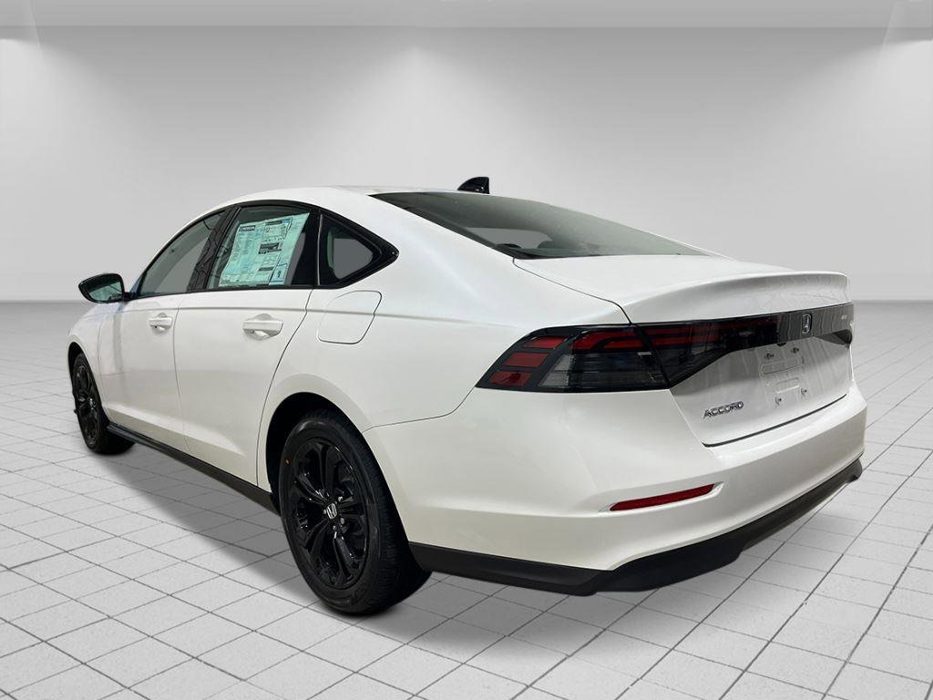 New 2025 Honda Accord SE image 3