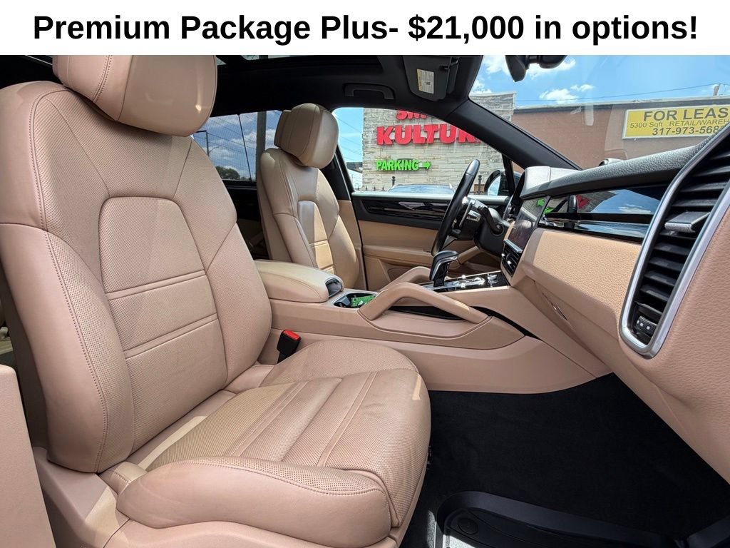 Used 2020 Porsche Cayenne E-Hybrid w/ Premium Plus Package AWD/4WD image 33