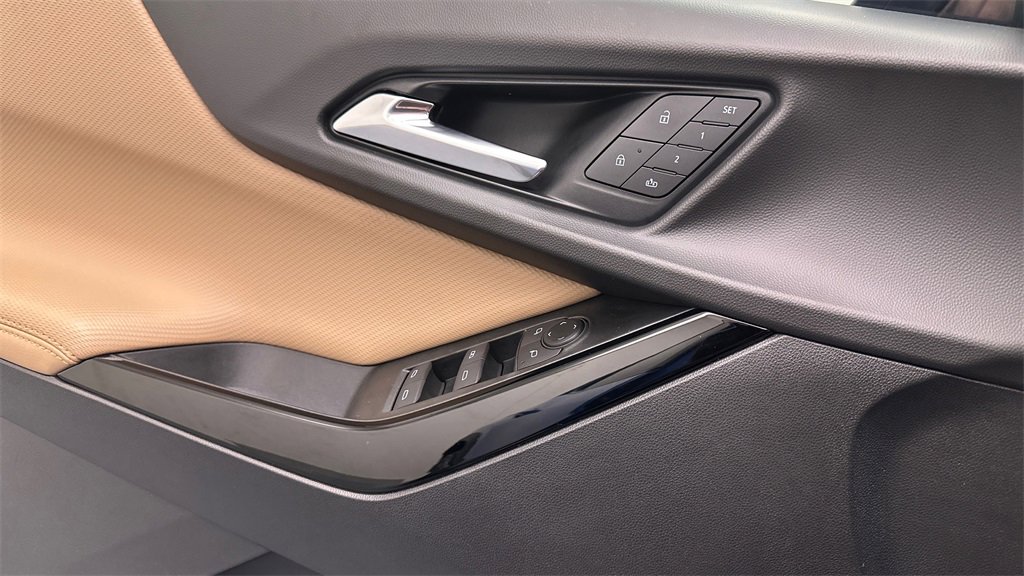 Used 2025 Chevrolet Equinox ACTIV w/ Safety and Technology Package image 20