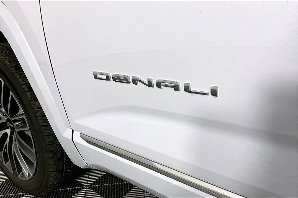 New 2026 GMC Terrain Denali w/ LPO, Floor Liner Package image 9