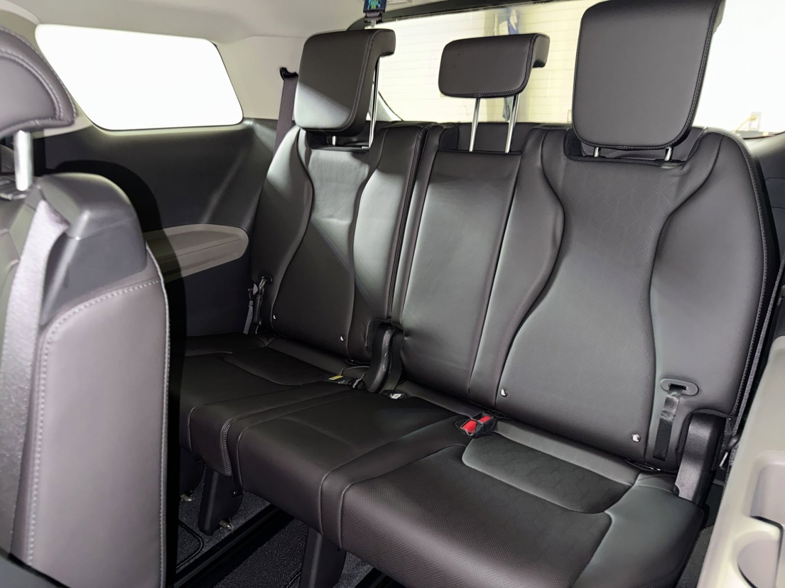 New 2026 Kia Carnival LXS image 25