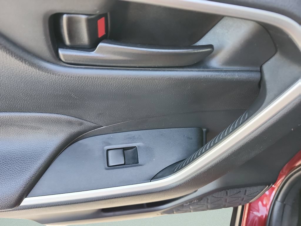 Used 2020 Toyota RAV4 LE FWD image 24