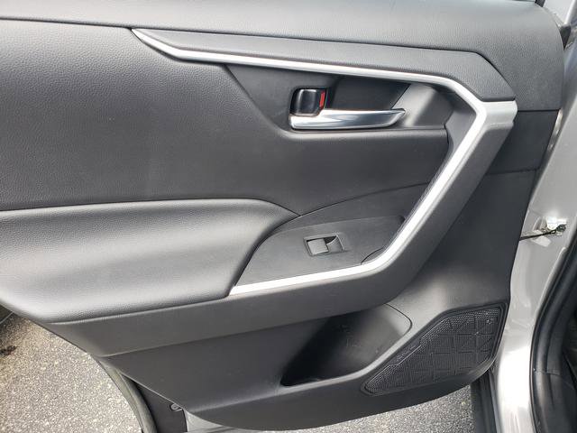Used 2021 Toyota RAV4 XLE image 13