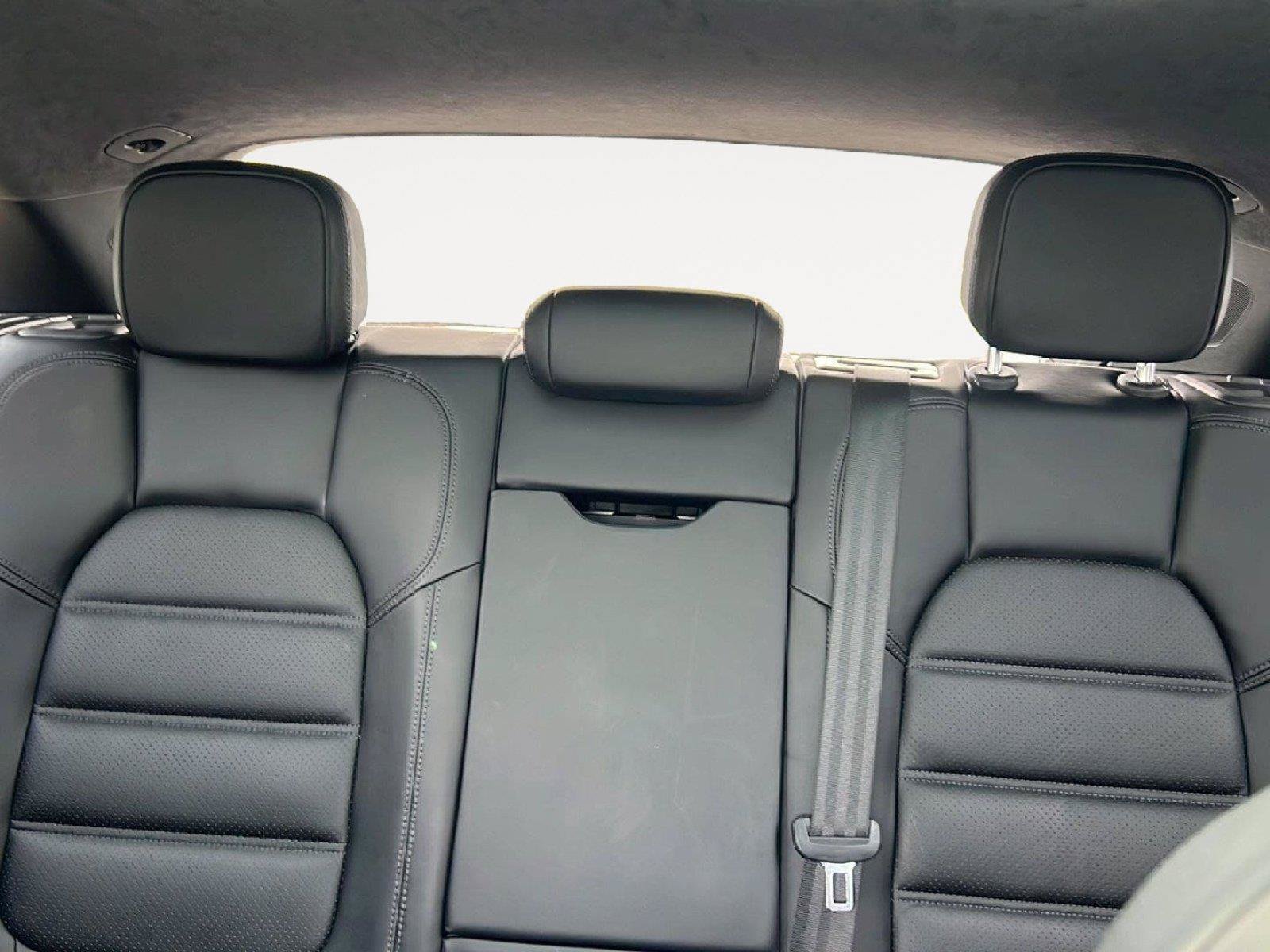 Used 2017 Porsche Macan Turbo AWD/4WD image 14