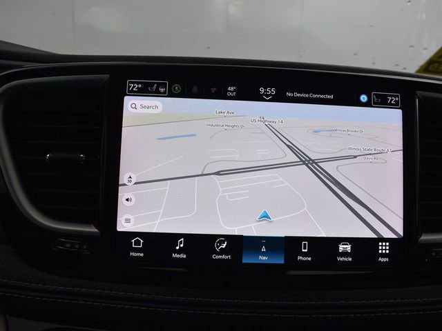 Used 2024 Chrysler Pacifica Select image 25