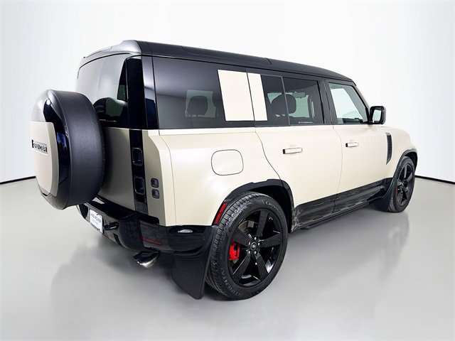 Certified 2025 Land Rover Defender 110 V8 image 5