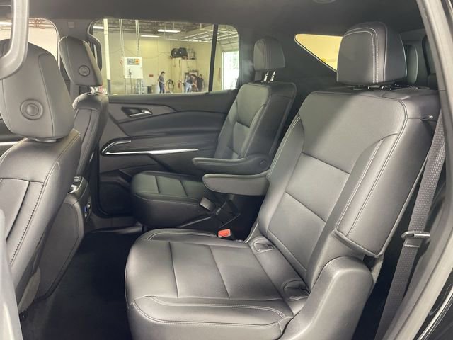 Used 2025 Chevrolet Traverse LT AWD/4WD image 23