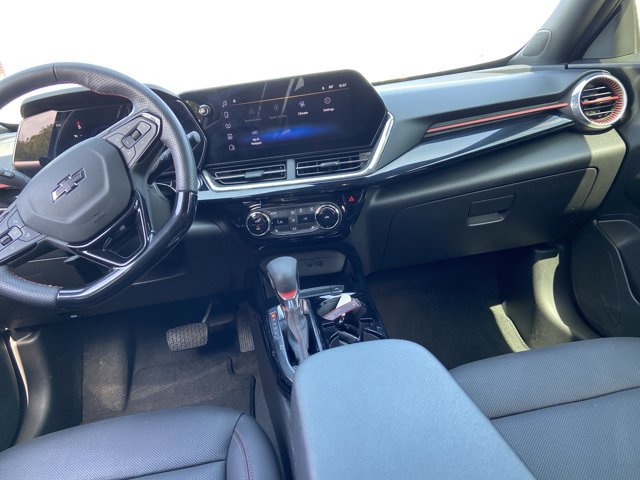 Used 2025 Chevrolet Trax RS image 23
