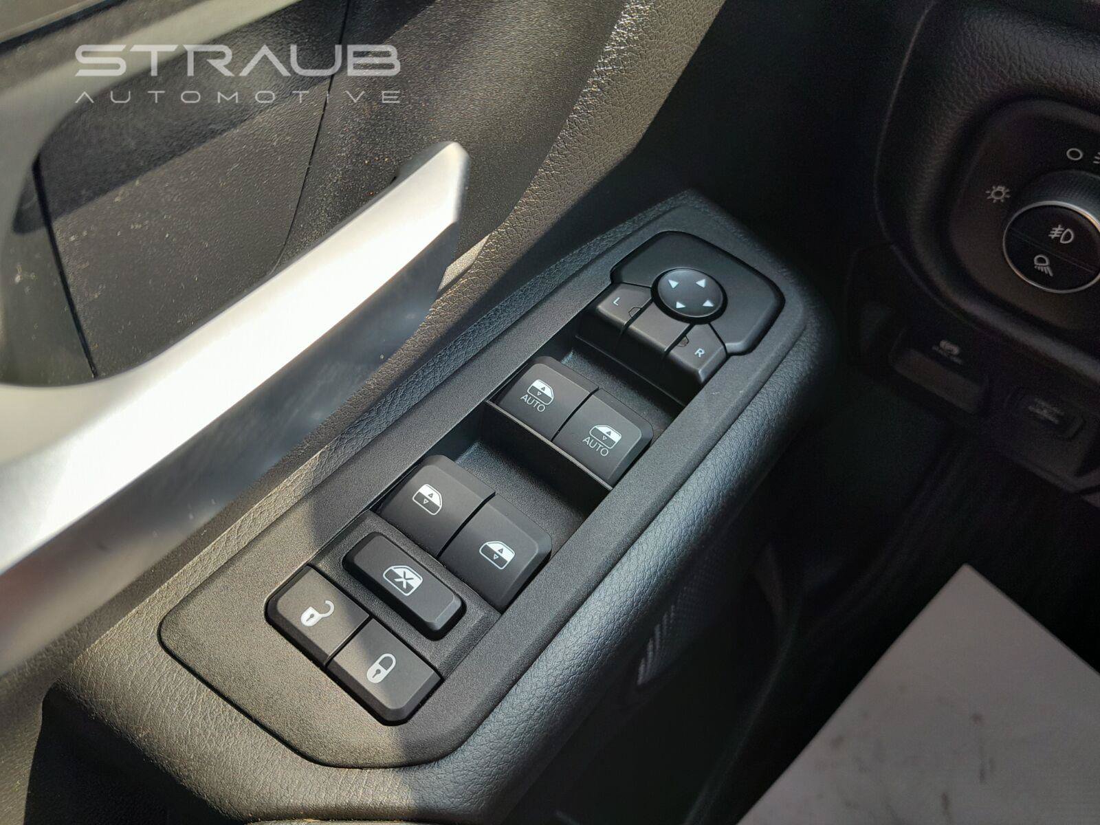 Used 2025 RAM 1500 Warlock AWD/4WD image 35