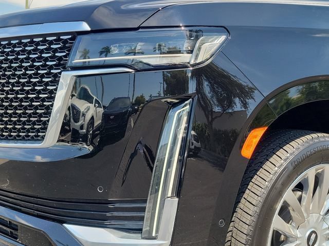 Used 2021 Cadillac Escalade Premium Luxury AWD/4WD image 9