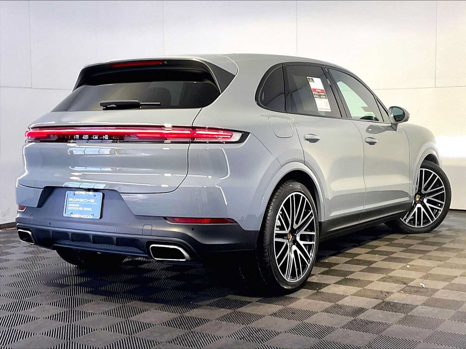 Certified 2024 Porsche Cayenne w/ Premium Package Plus (PFM) AWD/4WD image 7