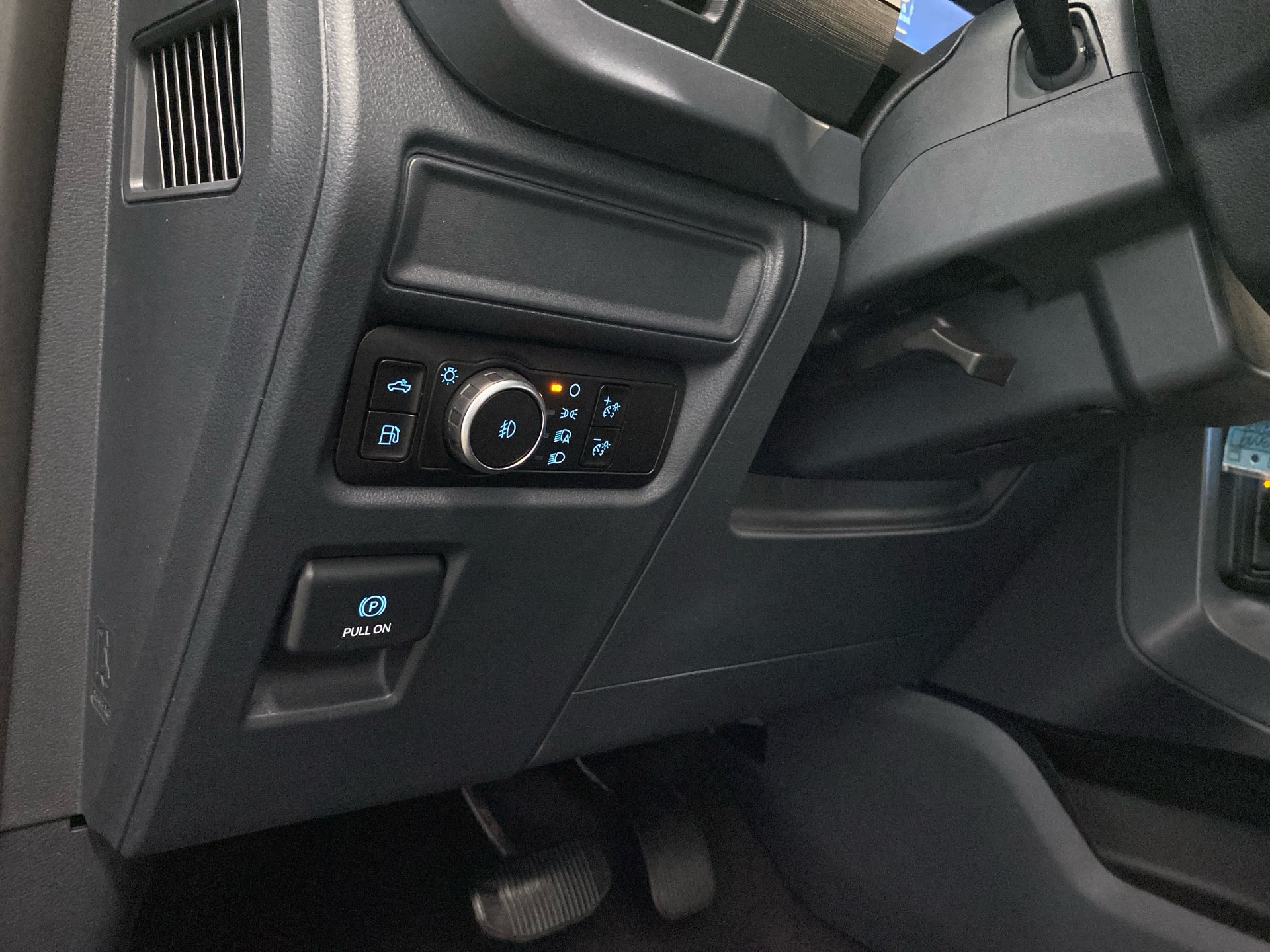 New 2026 Ford F150 XLT w/ Mobile Office Package AWD/4WD image 19