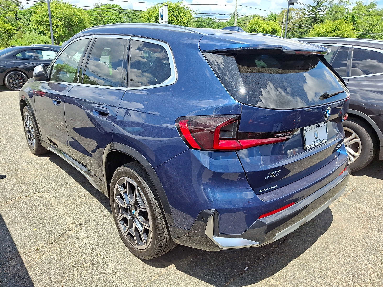 Used 2023 BMW X1 xDrive28i w/ Convenience Package AWD/4WD image 3