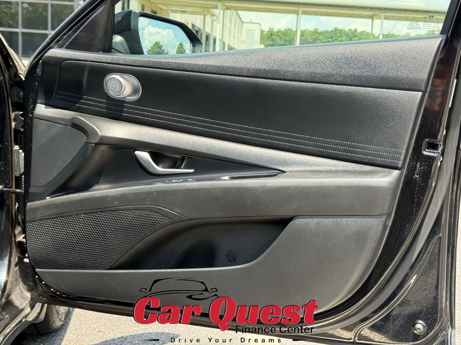 Used 2022 Hyundai Elantra SE image 18