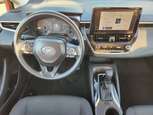 Used 2025 Toyota Corolla LE FWD image 27