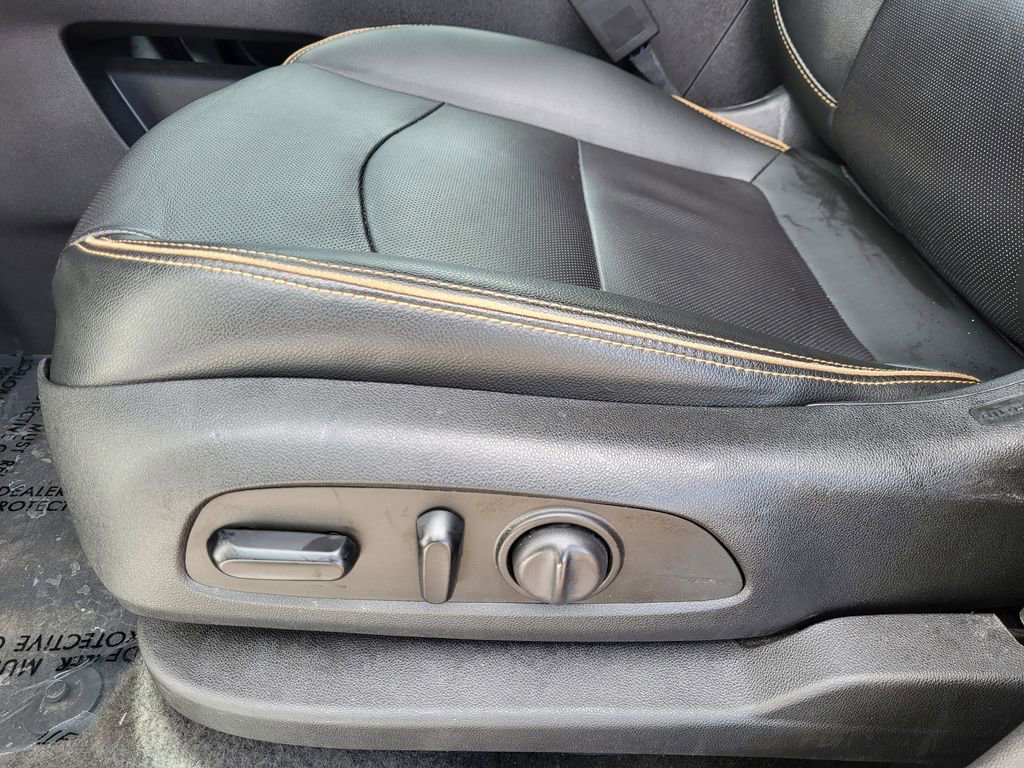Used 2023 GMC Terrain AT4 AWD/4WD image 15