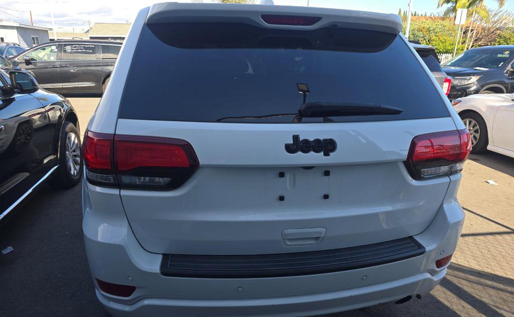 Used 2019 Jeep Grand Cherokee Altitude image 12