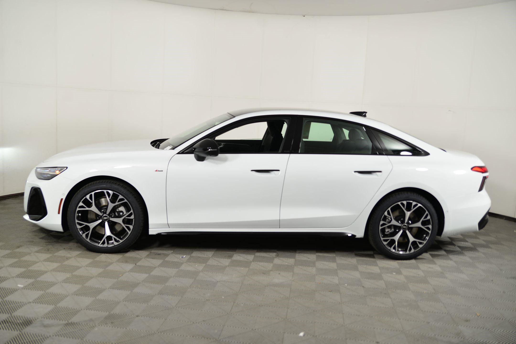 New 2026 Audi A6 Premium Plus AWD/4WD image 2