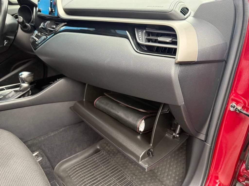 Used 2019 Toyota C-HR XLE FWD image 37