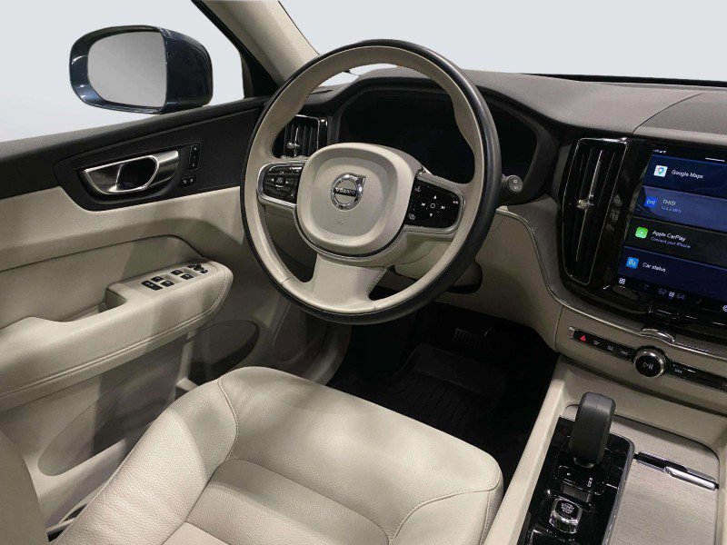 Used 2023 Volvo XC60 B5 Plus FWD image 24