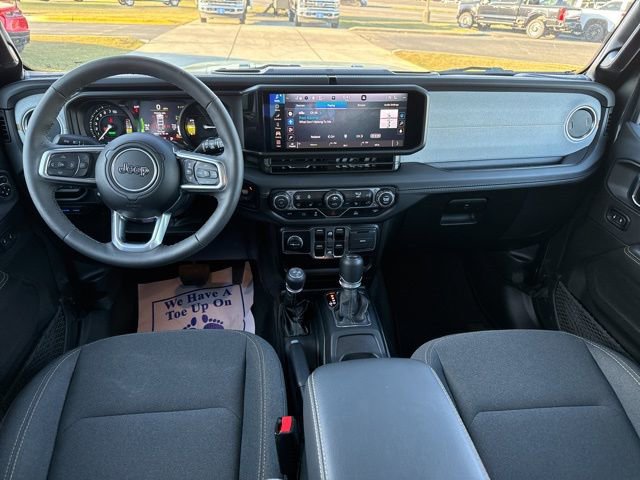 Used 2025 Jeep Wrangler Unlimited Sahara image 17