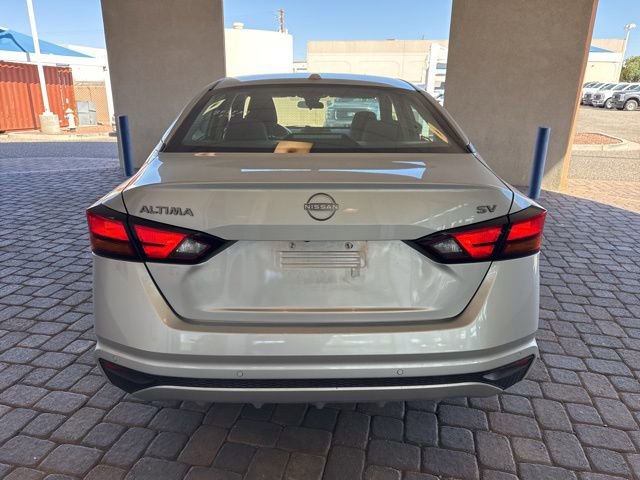 Used 2024 Nissan Altima 2.5 SV image 4
