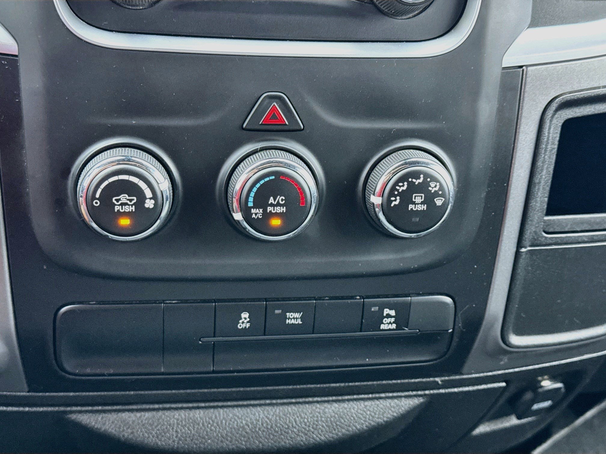 Used 2024 RAM 1500 Warlock AWD/4WD image 12