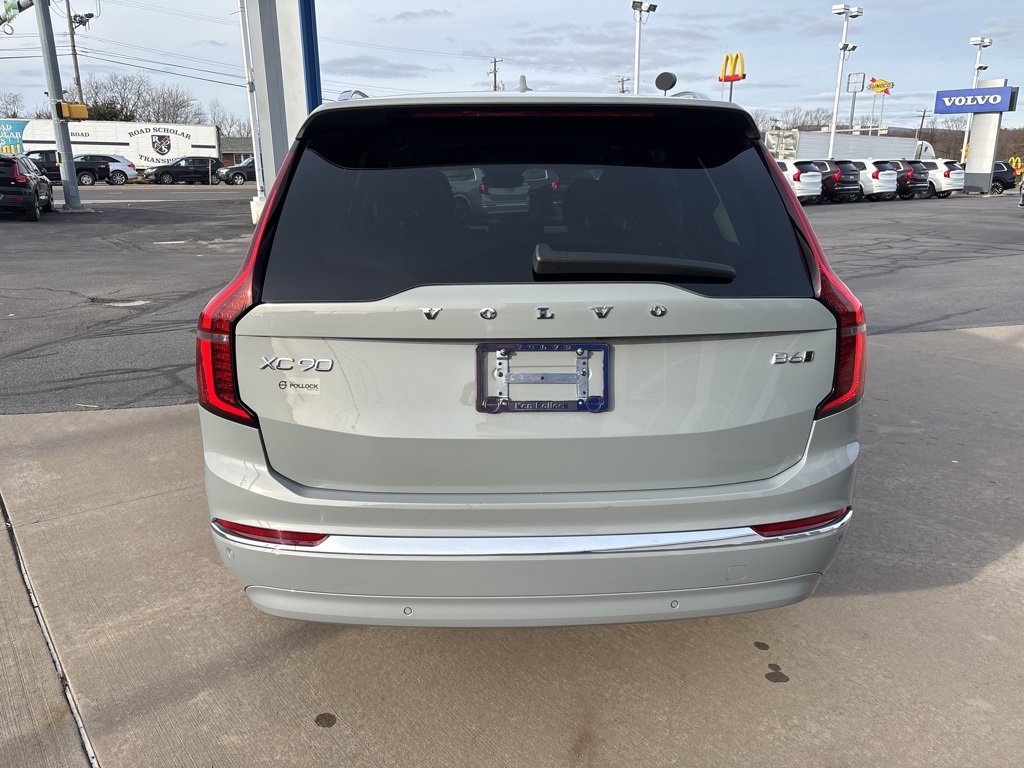 Certified 2025 Volvo XC90 B6 Plus image 6