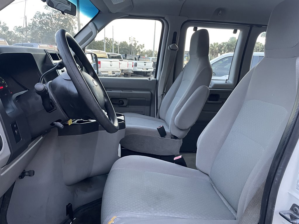 Used 2011 Ford E-350 and Econoline 350 XLT RWD image 18