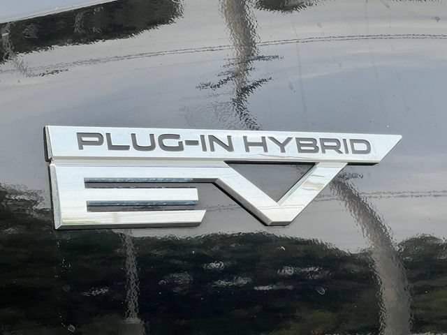 Used 2024 Mitsubishi Outlander SEL AWD/4WD image 2