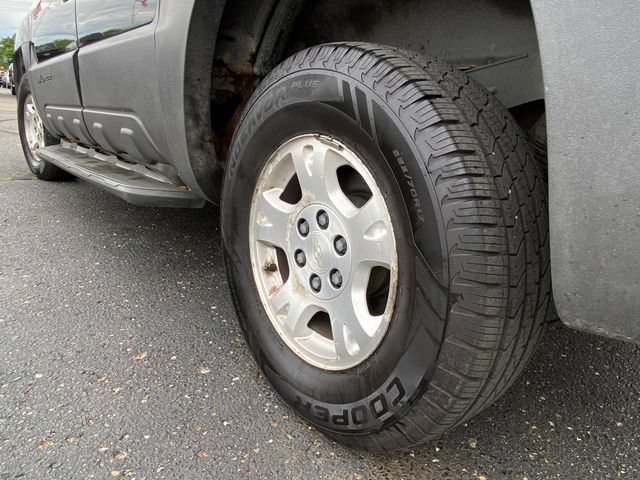 Used 2004 Chevrolet Avalanche 4x4 image 13