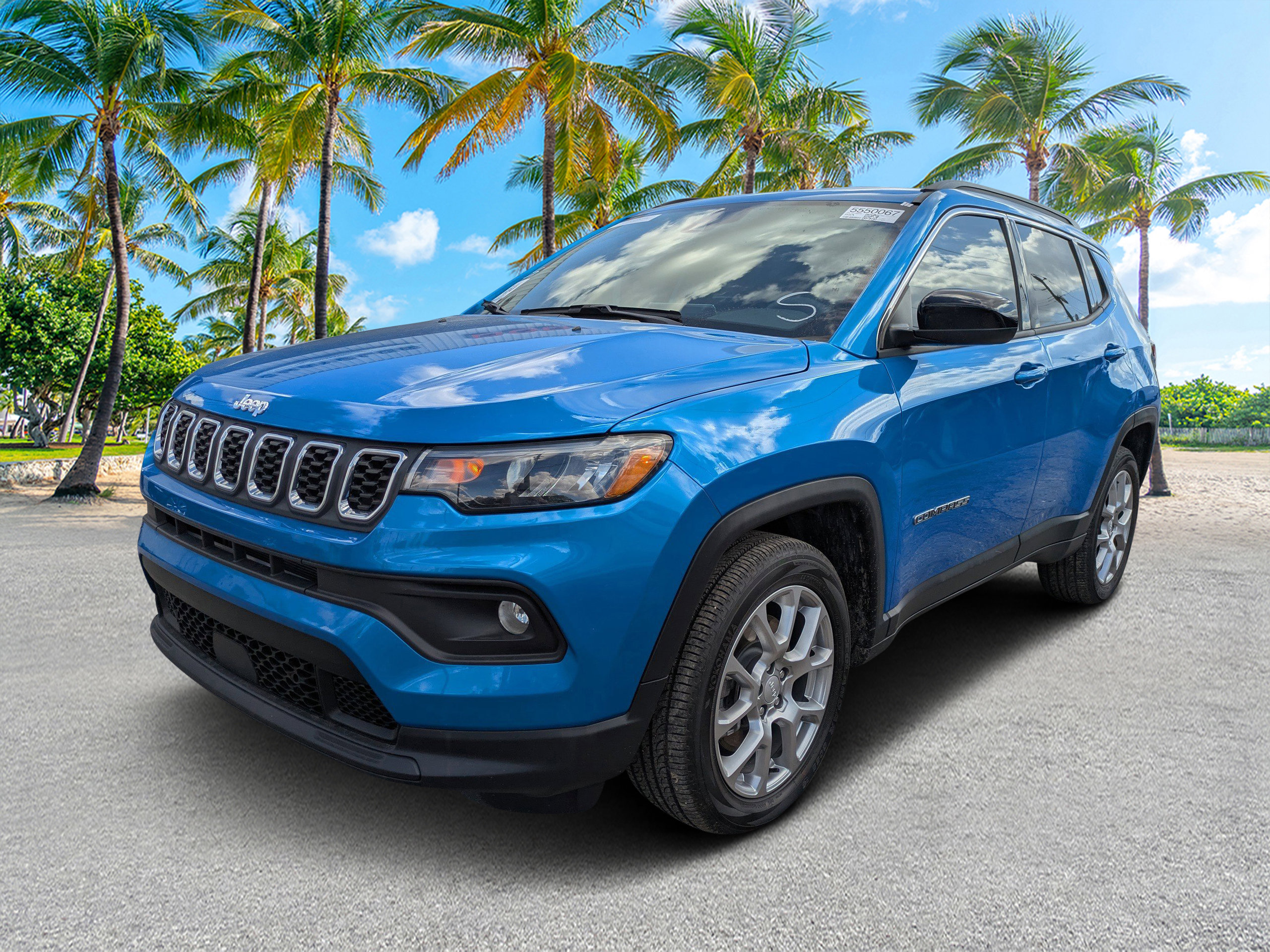 Used 2024 Jeep Compass Latitude image 6