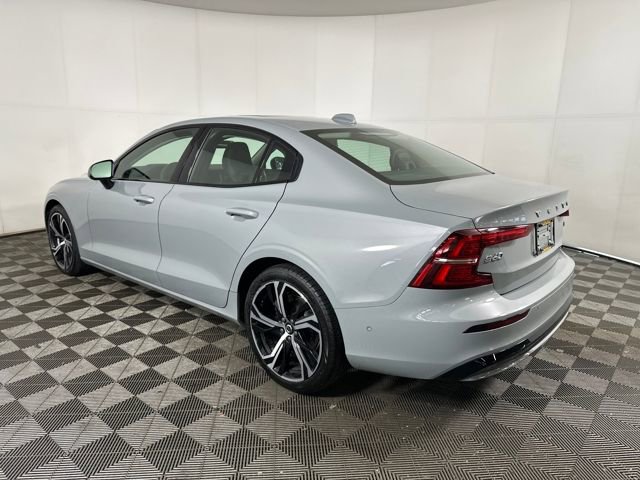 Used 2024 Volvo S60 B5 Plus image 5
