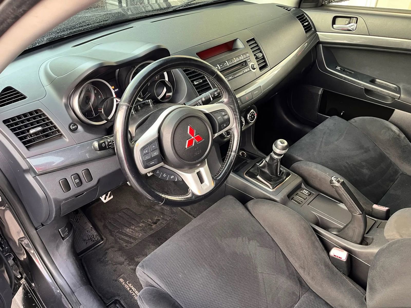 Used 2010 Mitsubishi Lancer Evolution GSR image 13