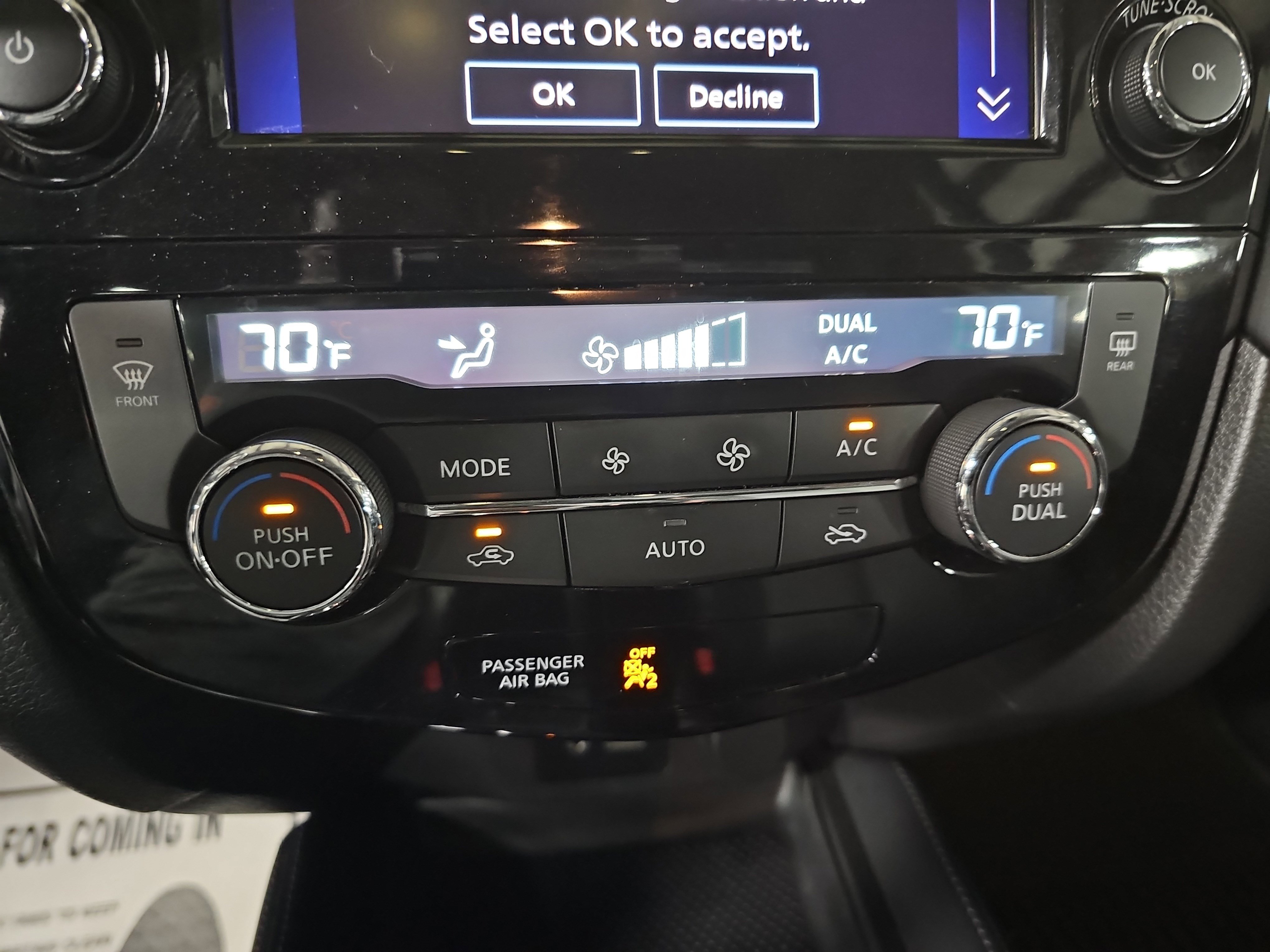 Used 2018 Nissan Rogue SL FWD image 21