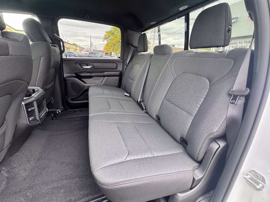 New 2026 RAM 1500 Express AWD/4WD image 17