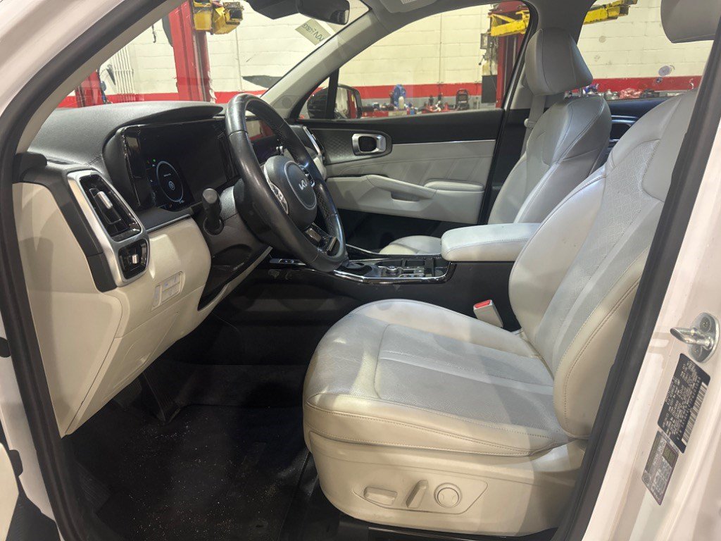 Used 2023 Kia Sorento SX FWD image 41