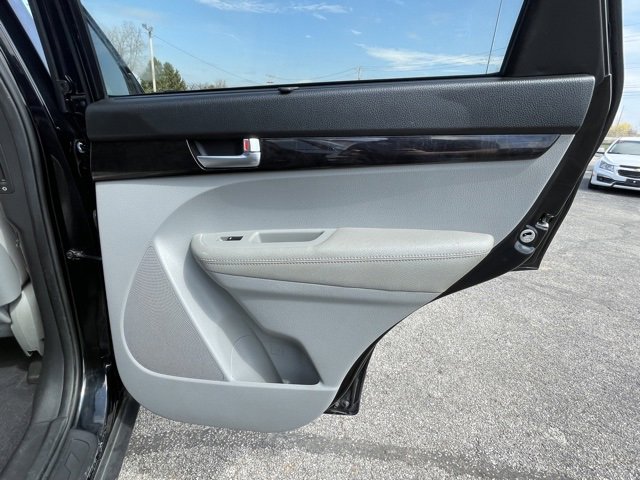 Used 2014 Kia Sorento LX image 11