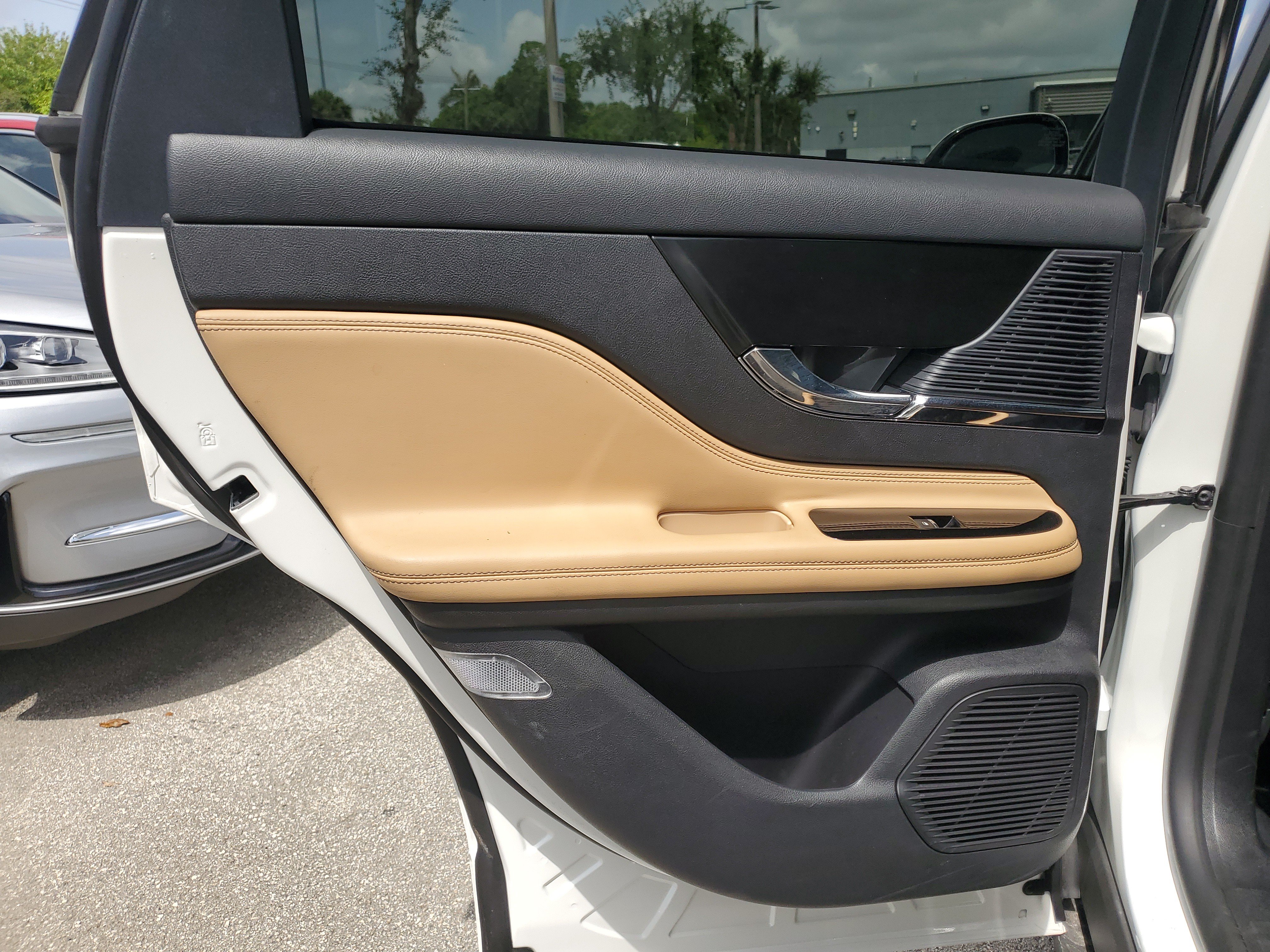 Used 2022 Lincoln Corsair Reserve FWD image 12