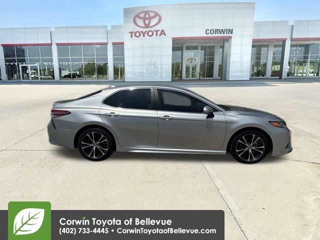Used 2018 Toyota Camry SE w/ Audio Package FWD image 2