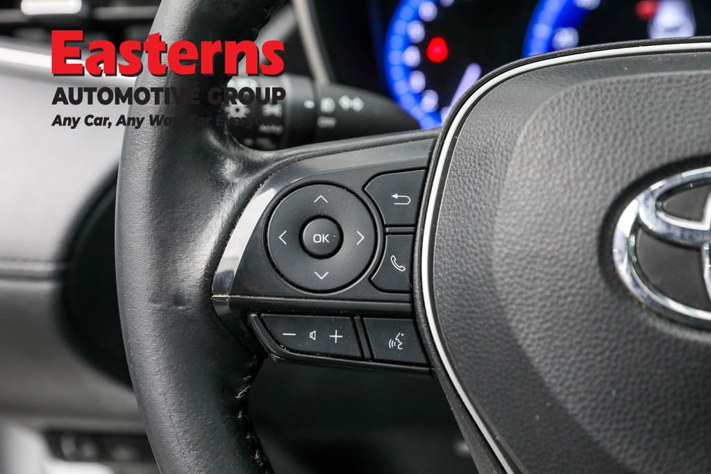 Used 2022 Toyota Corolla Cross XLE w/ Convenience Package image 15