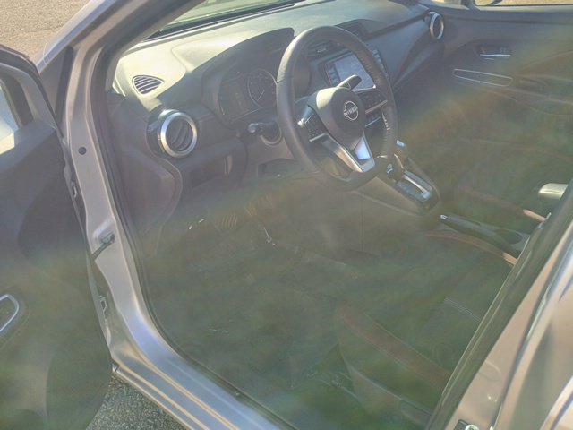 Used 2024 Nissan Versa SR FWD image 24