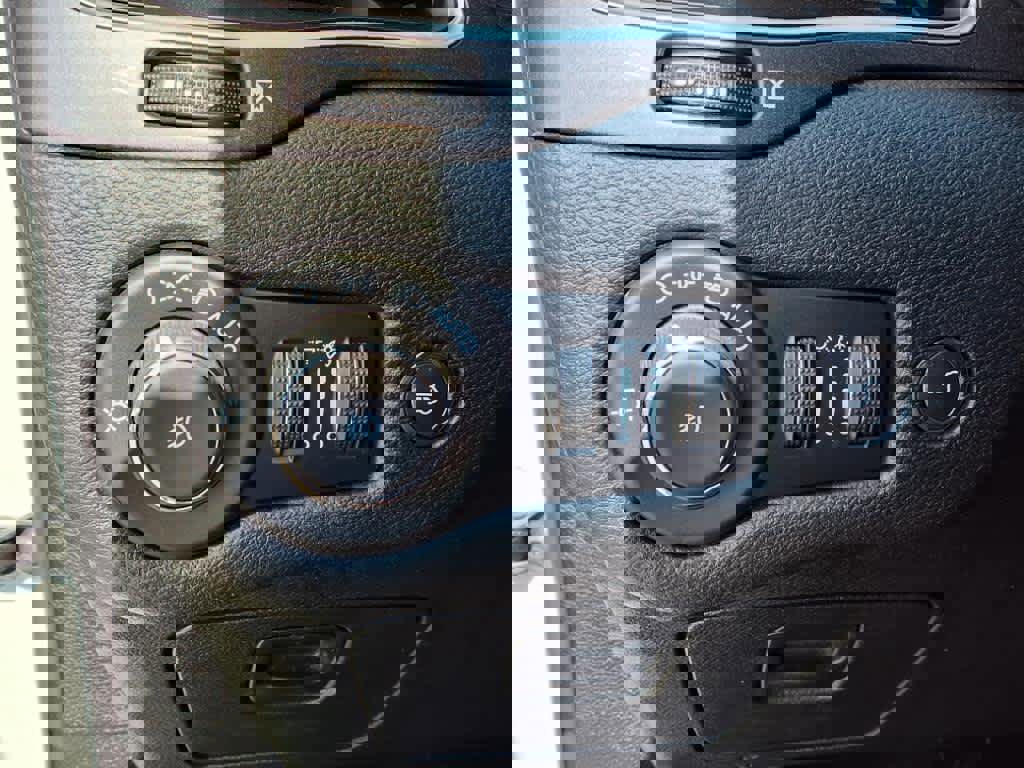 Used 2022 Jeep Cherokee Trailhawk w/ Comfort/Convenience Group image 14