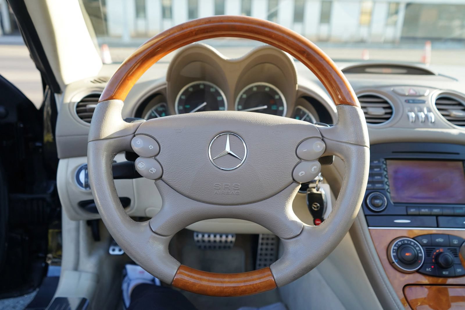 Used 2008 Mercedes-Benz SL 550 image 14
